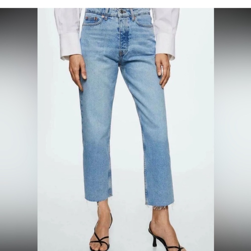 MNG Mango Havana Women’s Sz 2 Light Wash Stright Leg Cropped Ankle Raw Hem - Picture 1 of 7